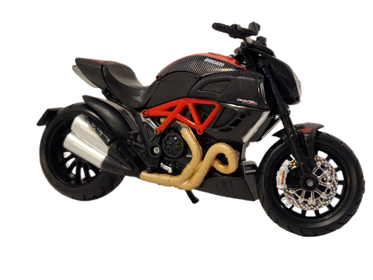 Maisto 1:18 Scale pack of 4 Dei-cast Motorcycles: Ducati Diavel; Kawasaki KLX250; Honda CR250R; Suzuki GSXR 600.