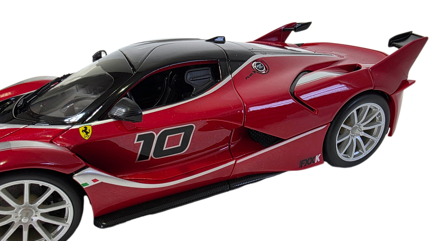 Maisto Special Edition Premium Die-Cast Ferrari FXX K #10 Model Car (1/18 Scale)