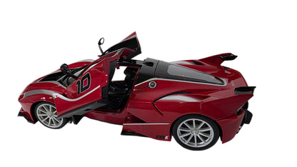 Maisto Special Edition Premium Die-Cast Ferrari FXX K #10 Model Car (1/18 Scale)