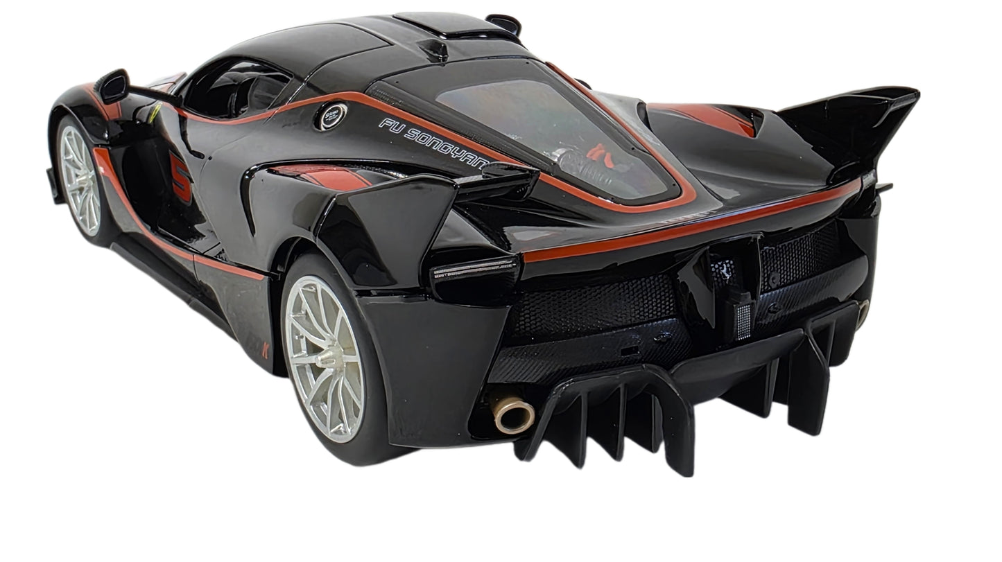Maisto Special Edition Premium Die-Cast Ferrari FXX K #10 Model Car (1/18 Scale).