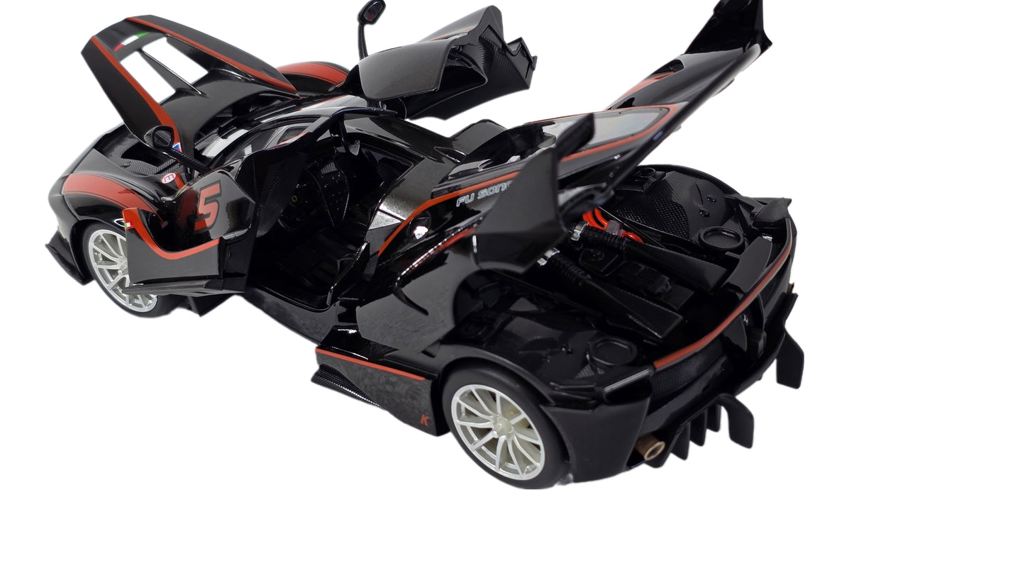 Maisto Special Edition Premium Die-Cast Ferrari FXX K #10 Model Car (1/18 Scale).