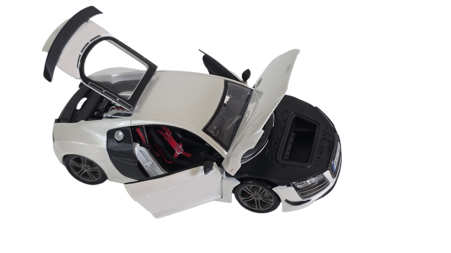 Maisto Special Edition Premium Die-Cast Audi R8 GT Model Car (1/18 Scale)