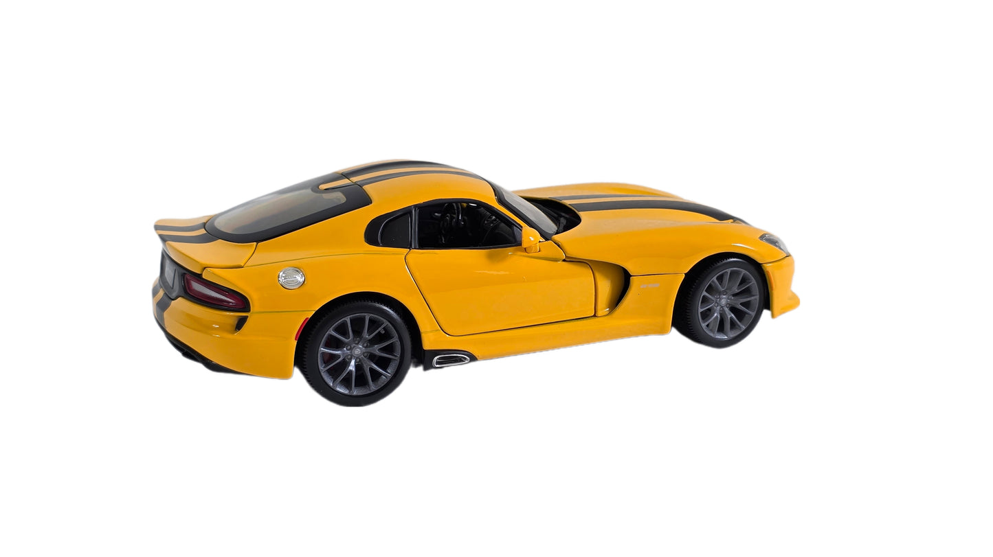 Maisto Special Edition Premium Die-Cast 2013 SRT Viper GTS Model Car (1/18 Scale).