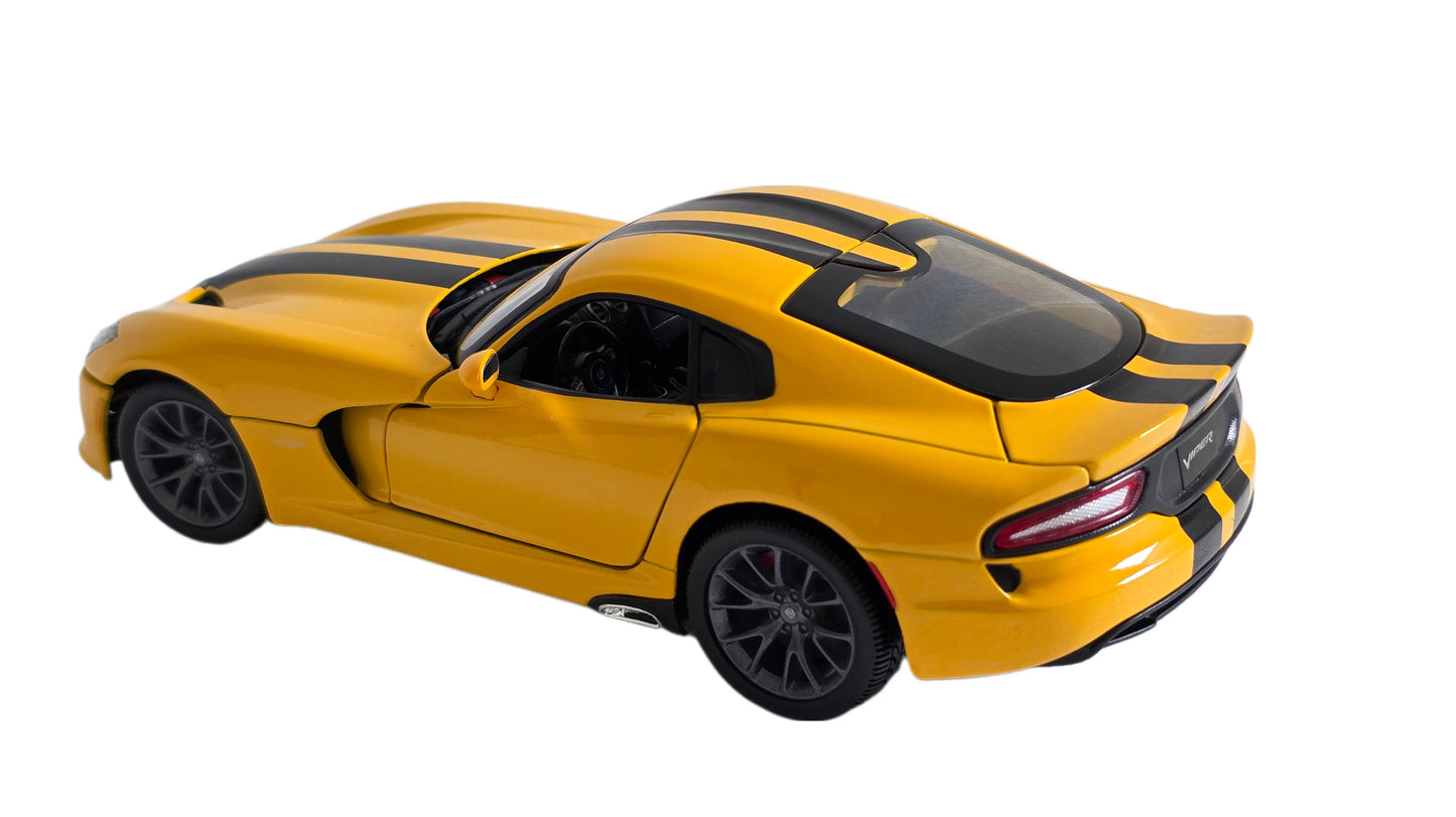 Maisto Special Edition Premium Die-Cast 2013 SRT Viper GTS Model Car (1/18 Scale).