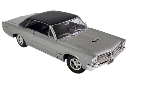 Maisto Special Edition Premium Die-Cast 1965 Pontiac GTO  Model Car (1/18 Scale)