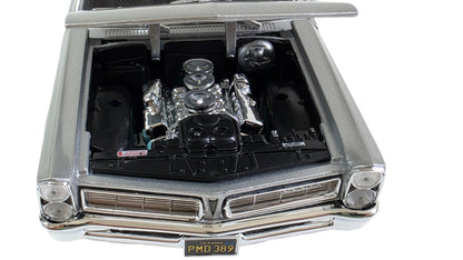 Maisto Special Edition Premium Die-Cast 1965 Pontiac GTO  Model Car (1/18 Scale)
