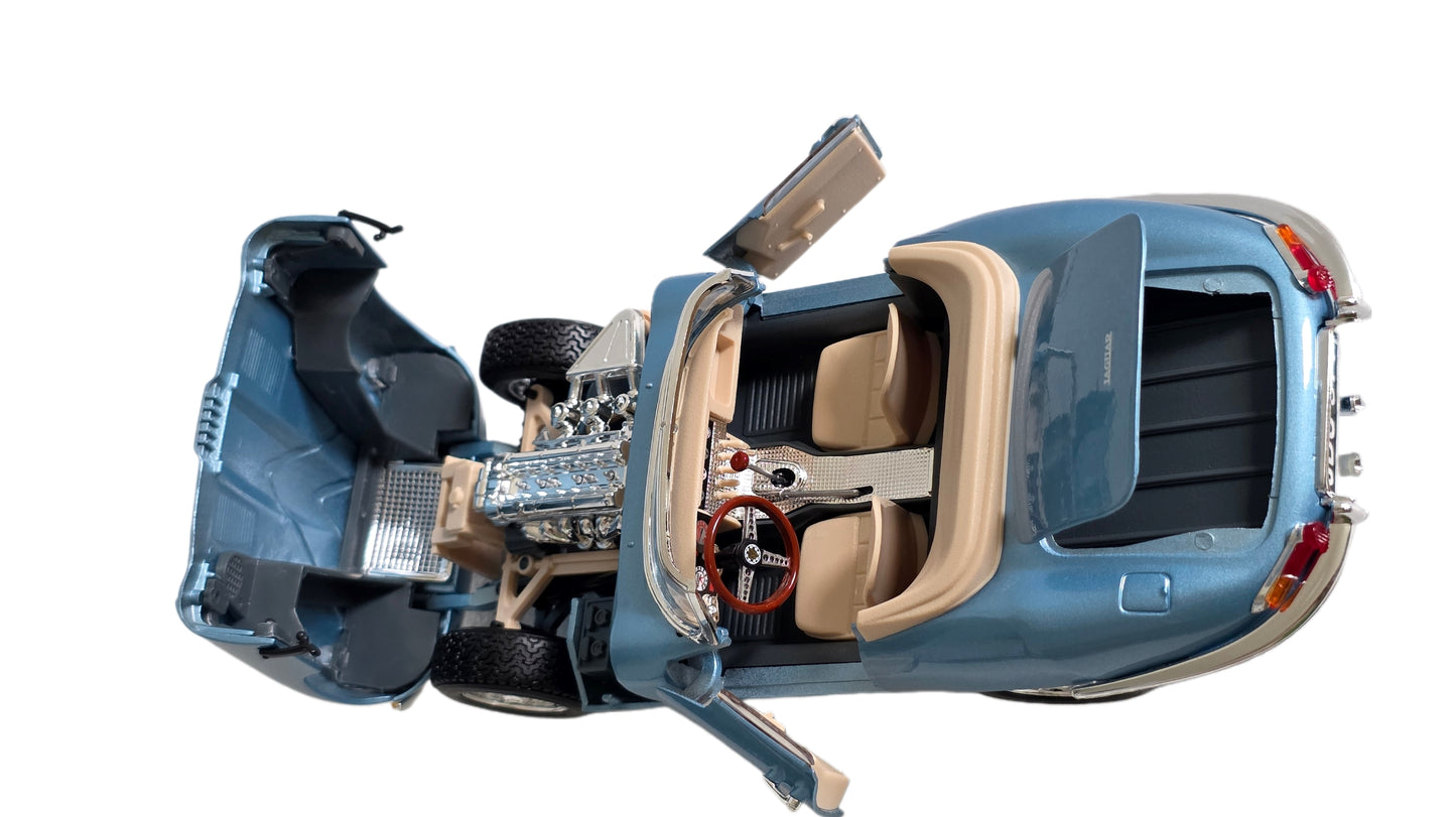 Maisto Special Edition Premium Die-Cast Jaguar E-type Cabriolet Model Car (1/18 Scale) by Burago