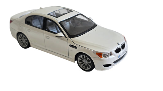 Maisto Special Edition Premium Die-Cast BMW M5 Model Car (1/18 Scale)