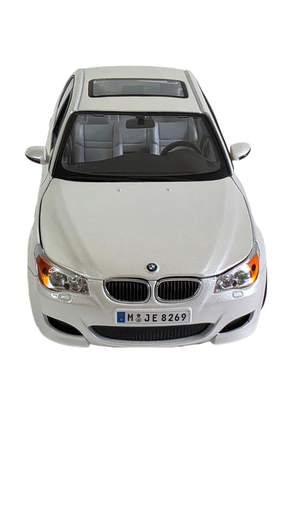 Maisto Special Edition Premium Die-Cast BMW M5 Model Car (1/18 Scale)