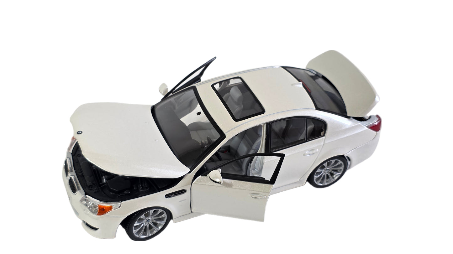 Maisto Special Edition Premium Die-Cast BMW M5 Model Car (1/18 Scale)