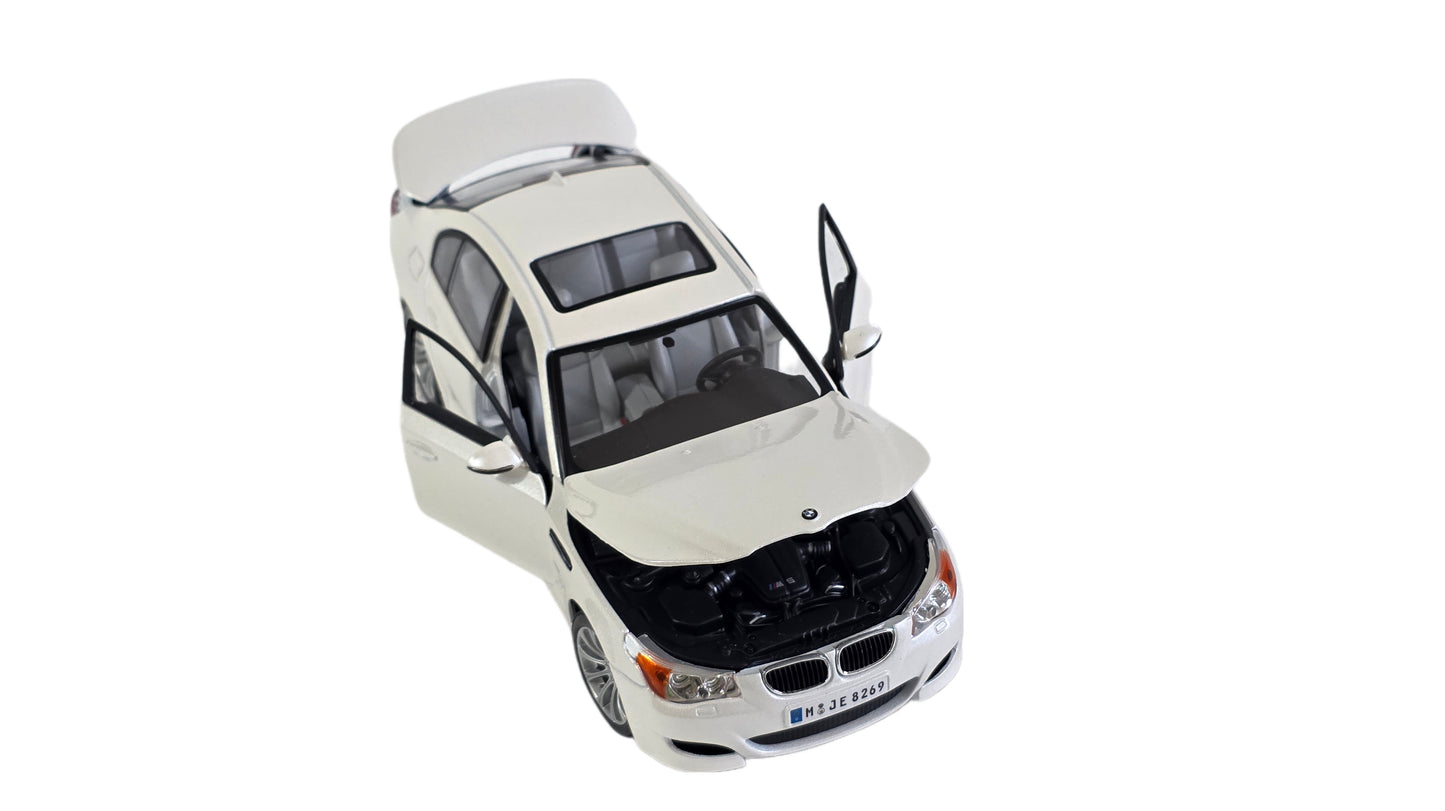 Maisto Special Edition Premium Die-Cast BMW M5 Model Car (1/18 Scale)