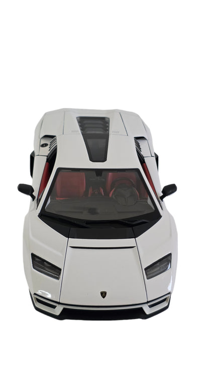 Maisto Special Edition Premium Die-Cast Lamborghini Countach LPI 800-4 Model Car  (1/18 Scale)