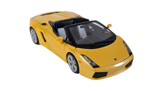 Maisto Special Edition Premium Die-Cast Lamborghini Gallardo Spyder Model Car (1/18 Scale) by Burago