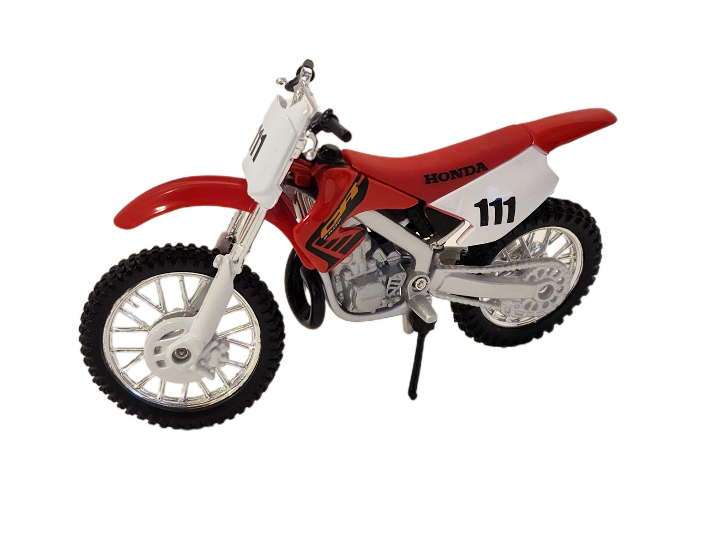 Maisto 1:18 Scale pack of 4 Dei-cast Motorcycles: Ducati Diavel; Kawasaki KLX250; Honda CR250R; Suzuki GSXR 600.