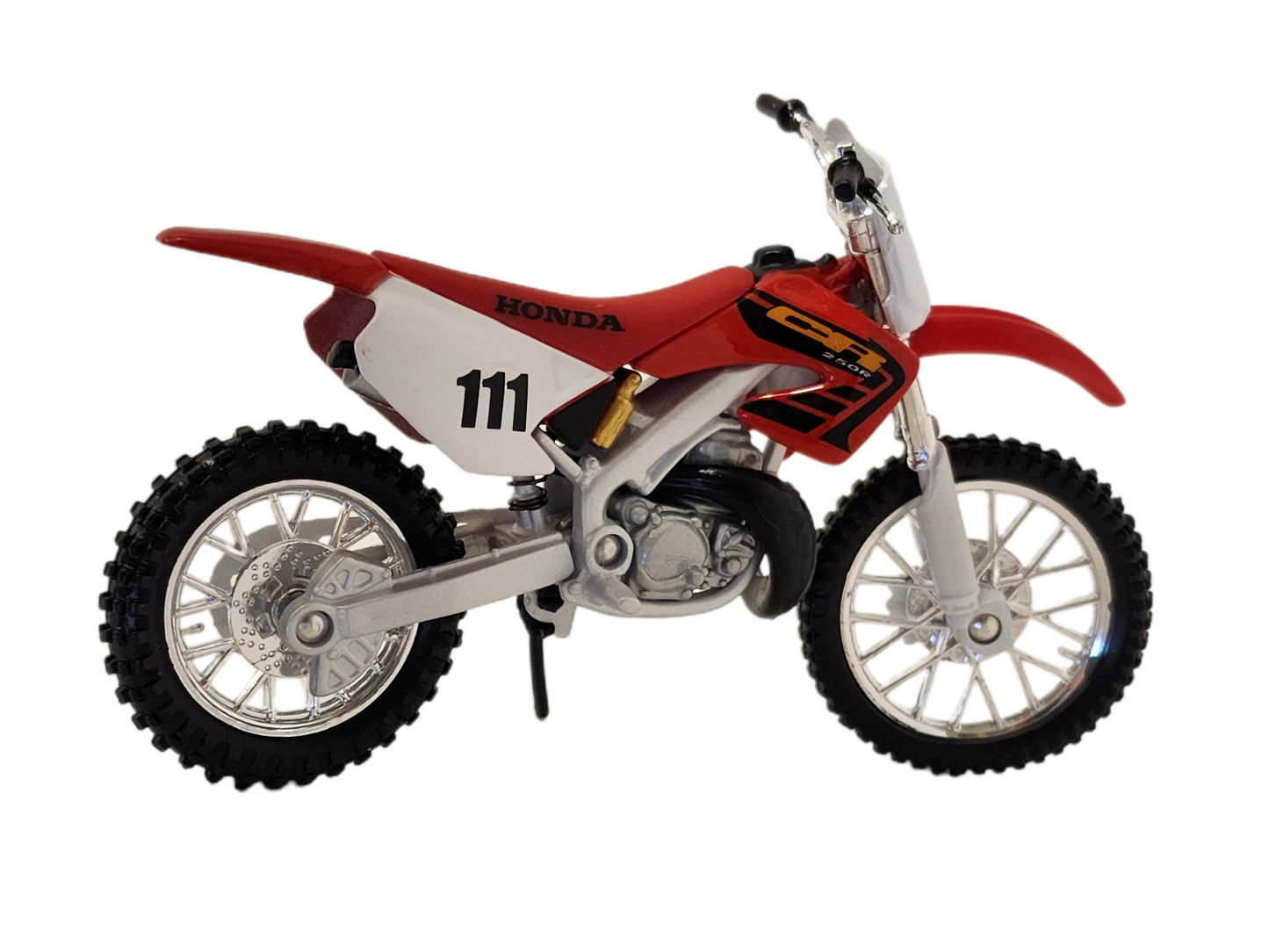 Maisto 1:18 Scale pack of 4 Dei-cast Motorcycles: Ducati Diavel; Kawasaki KLX250; Honda CR250R; Suzuki GSXR 600.