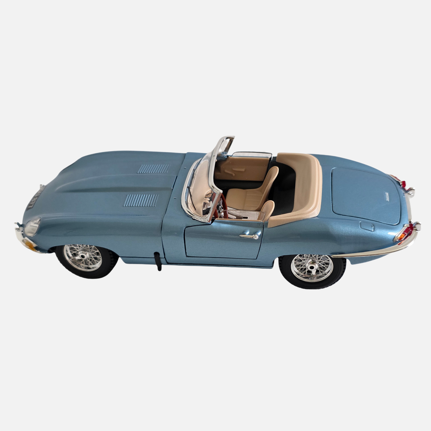 Maisto Jaguar E-type Cabriolet Special Edition 1:18 Scale Die-Cast by Burago
