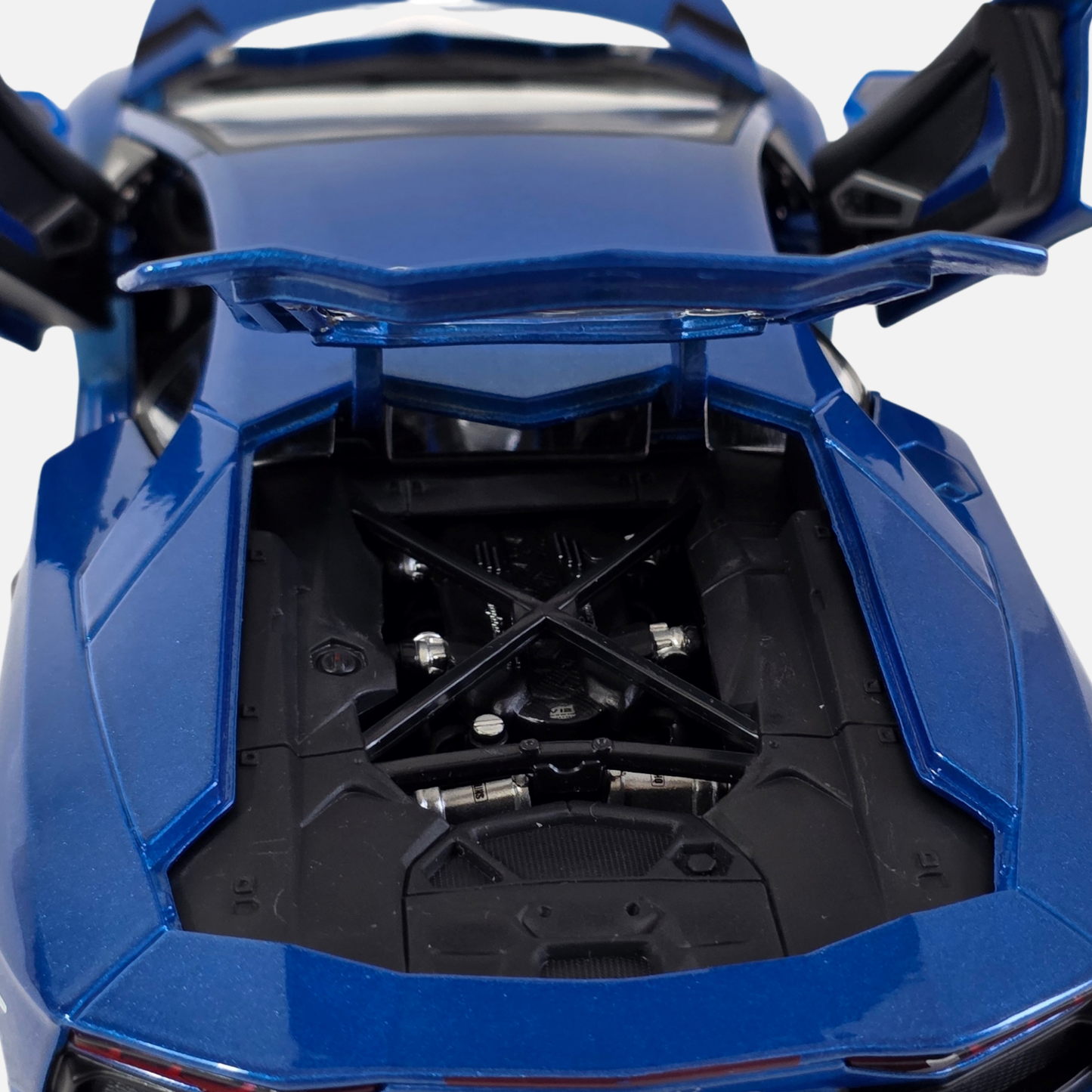 Maisto Lamborghini Aventador Coupe Special Edition 1:18 by Burago
