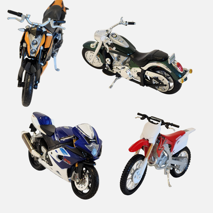 Maisto Motorcycles: Suzuki GSXR 600, Honda CRF450R, KTM 390 Duke, Kawasaki Vulcan 2000 1:18 Scale Dei-cast pack of 4